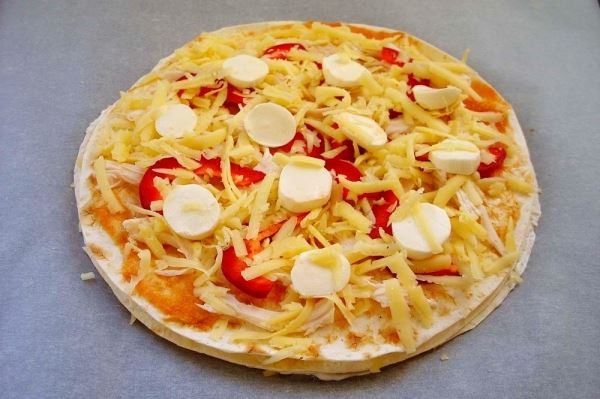 Аппетитная пицца из лаваша в духовке