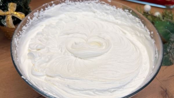 Десерт с замороженной малиной: рецепт без выпечки