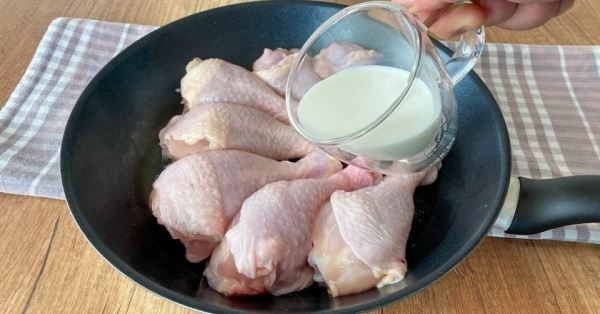 Хрустящая курица в сухарях на сковороде