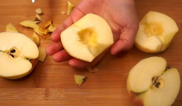 Нежные пирожные с яблоками в духовке