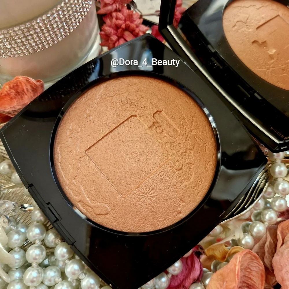 Chanel Eclat Lunaire Oversize Highlighting Powder Christmas Holiday 2022