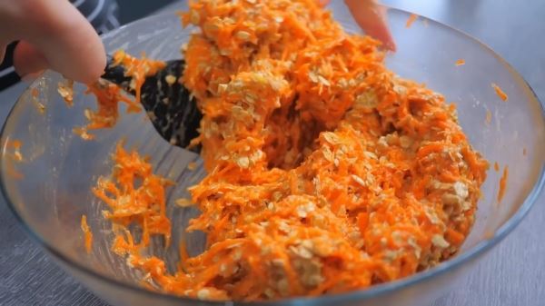 Морковный пирог с творогом в духовке